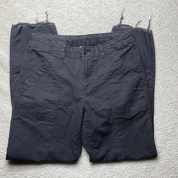 Old Navy Cargo Pants Gray Raw hem Pockets In style Size 2 - Picture 3 of 9